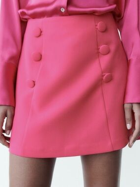 NWOT BARBIE x Zara Hot Pink Buttoned Mini Skirt XS